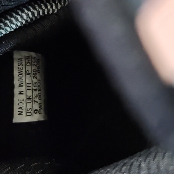 EUC Adidas Grey w/Coral Stripes - Picture 5 of 5